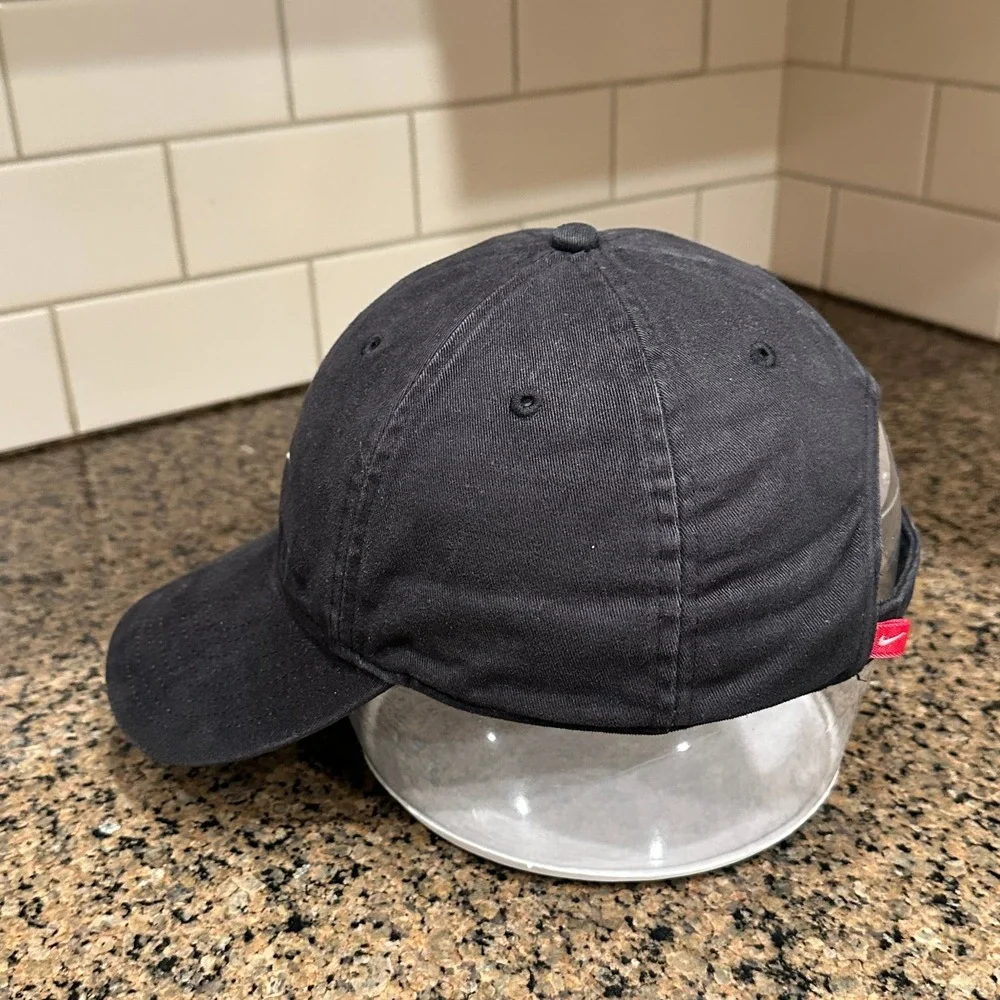 Nike Baseball Cap Men's Adjustable Hat Black White Swoosh Logo Dad Hat